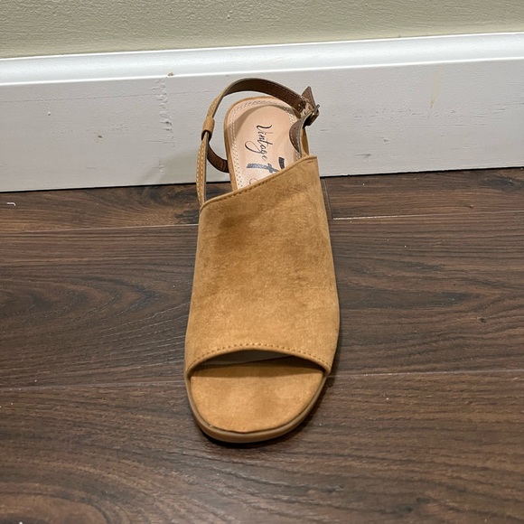 Vintage 7 Eight Tan Brown Suede Heels - Picture 2 of 5